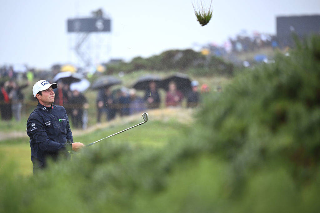 Viktor Hovland plays from the rough